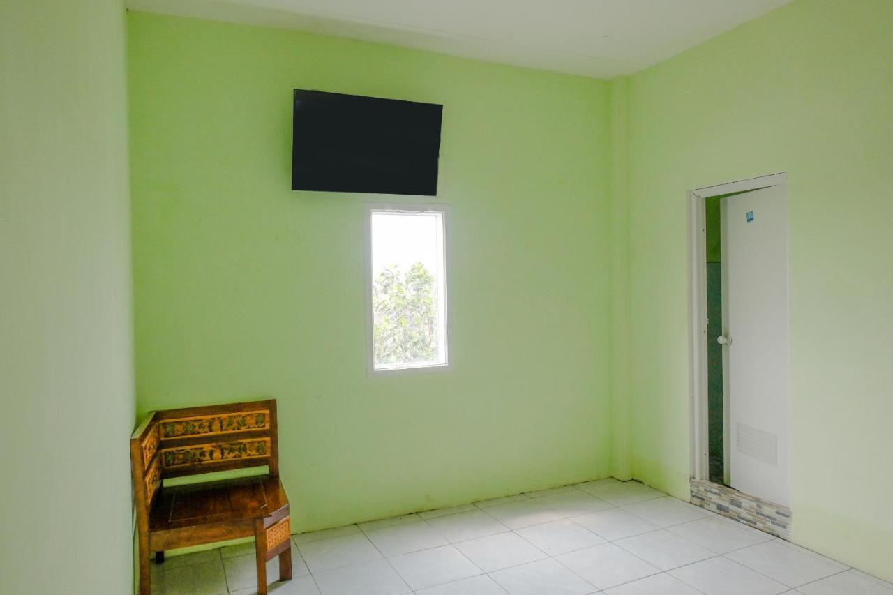 Spot On 2081 Sriwijaya Family Residence Lawang Kültér fotó